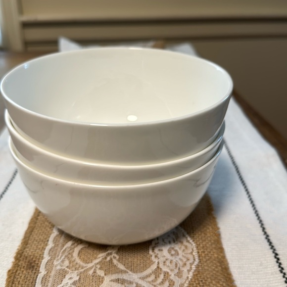 Hotel Collection Bone China, Dishwasher and microwave safe - Picture 1 of 7